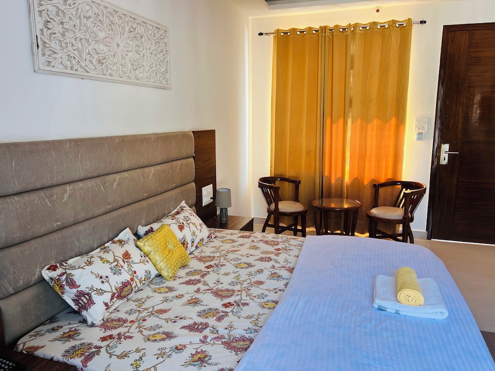 ima ganga hotel