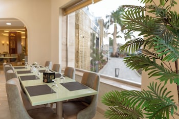 Nile Club Maadi Hotel,Nile Corniche,3 star