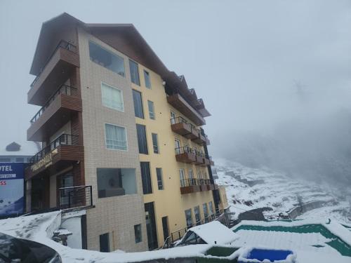 jot pass hotel
