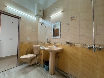 white house by the ganges