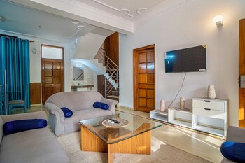 white house by the ganges