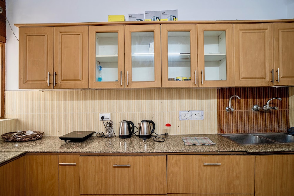 white house by the ganges