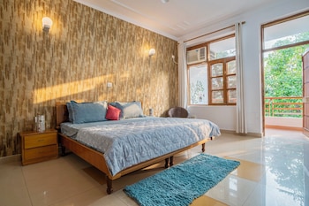 white house by the ganges