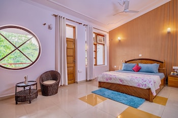 white house by the ganges