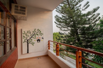 white house by the ganges