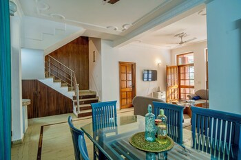 white house by the ganges