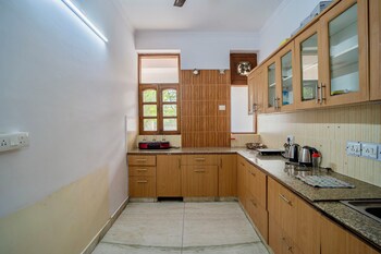 white house by the ganges