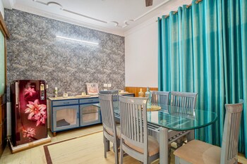 white house by the ganges