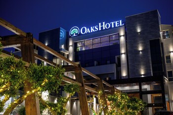 oaks hotel