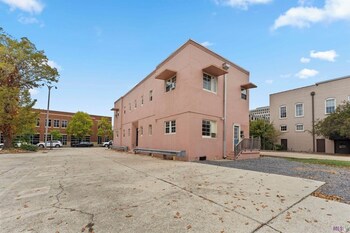 stayae flamingo house