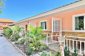 koon hom apartment