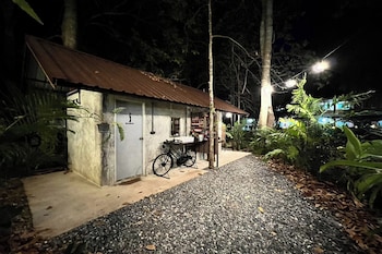 koon hom apartment