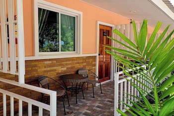 koon hom apartment