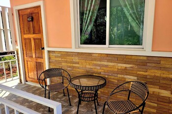 koon hom apartment
