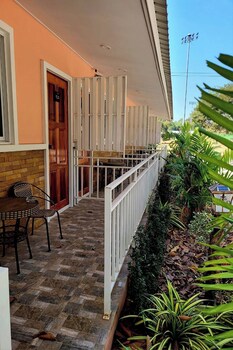koon hom apartment
