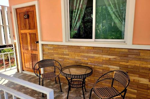 koon hom apartment