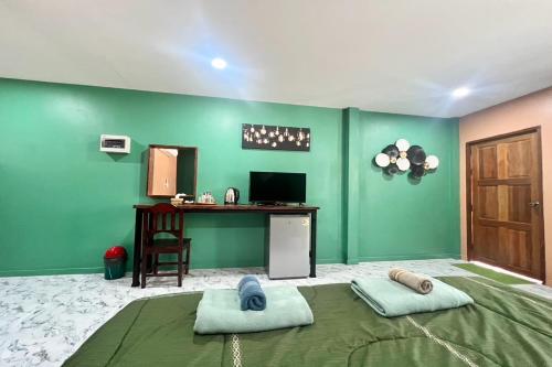 koon hom apartment