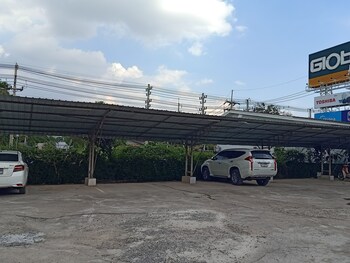 phumchan place hotel