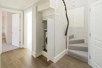 Buckingham & Lloyds Knightsbridge,,5 star