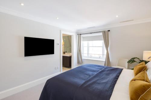 buckingham and lloyds knightsbridge