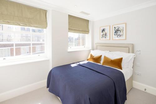 buckingham and lloyds knightsbridge