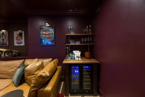 buckingham and lloyds knightsbridge