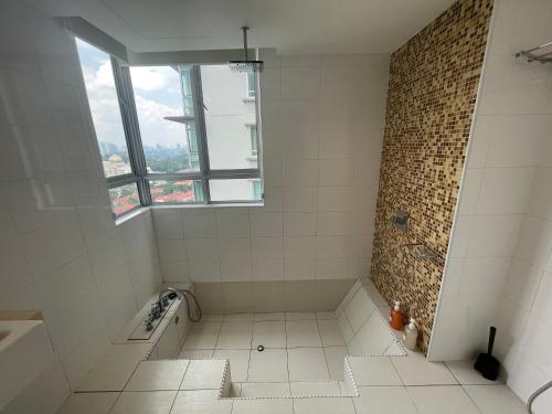 Solaris Dutamas By Manhattan Group,,2 star