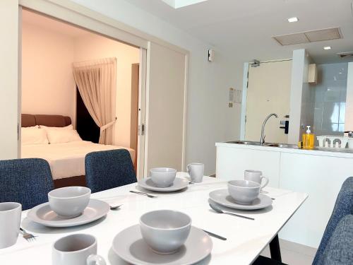 solaris dutamas by manhattan group