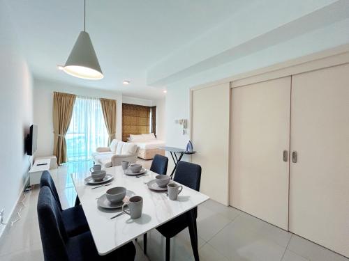 solaris dutamas by manhattan group