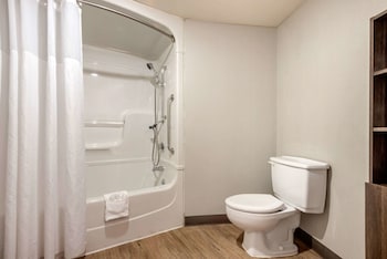 quality suites quebec