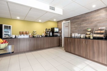 quality suites quebec