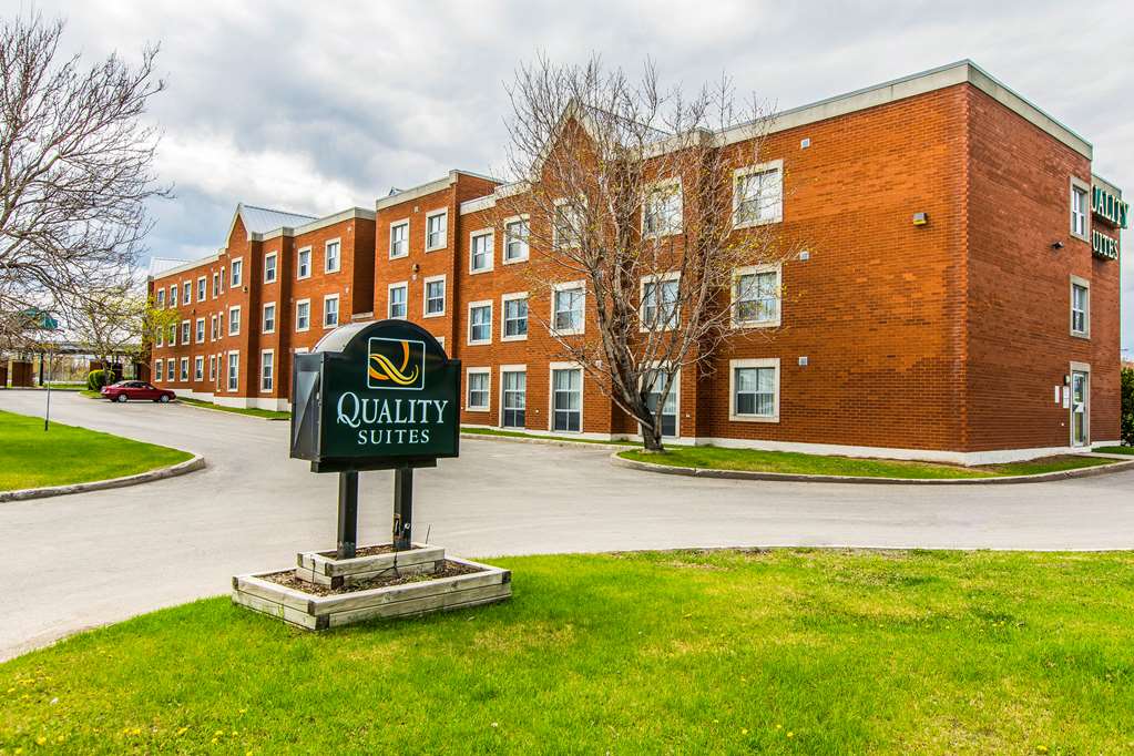 quality suites quebec
