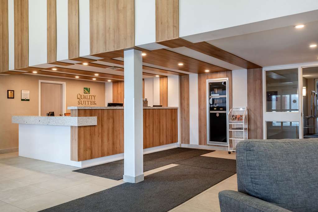 quality suites quebec