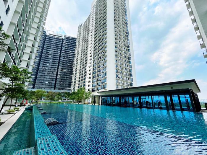 trefoil by manhattan group