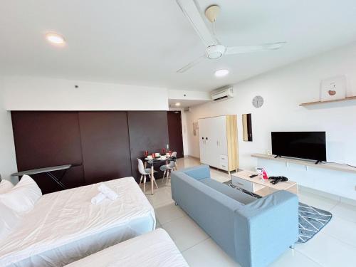 trefoil by manhattan group