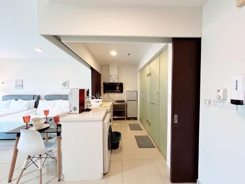 trefoil by manhattan group
