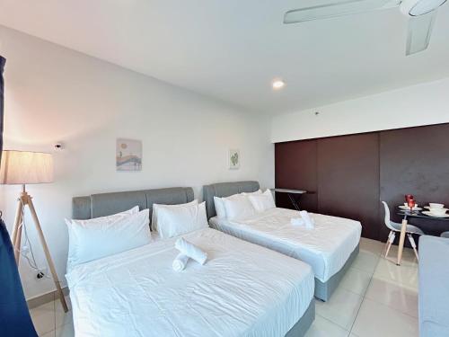 trefoil by manhattan group