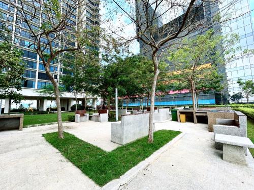 trefoil by manhattan group