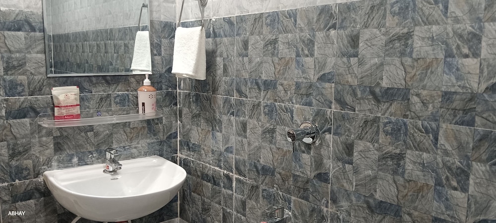 hotel black grapes inn