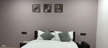 hotel black grapes inn