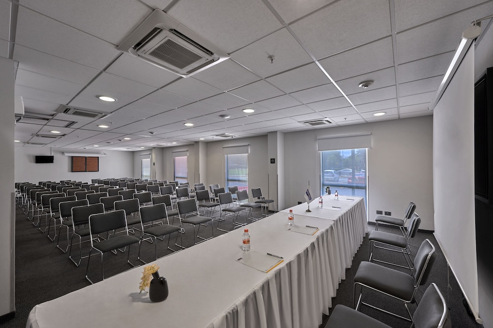 city express queretaro jurica