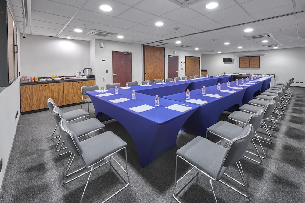 city express queretaro jurica