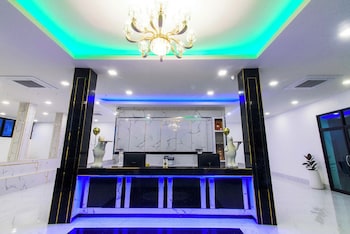 Bear & Bird Hotel,,2 star