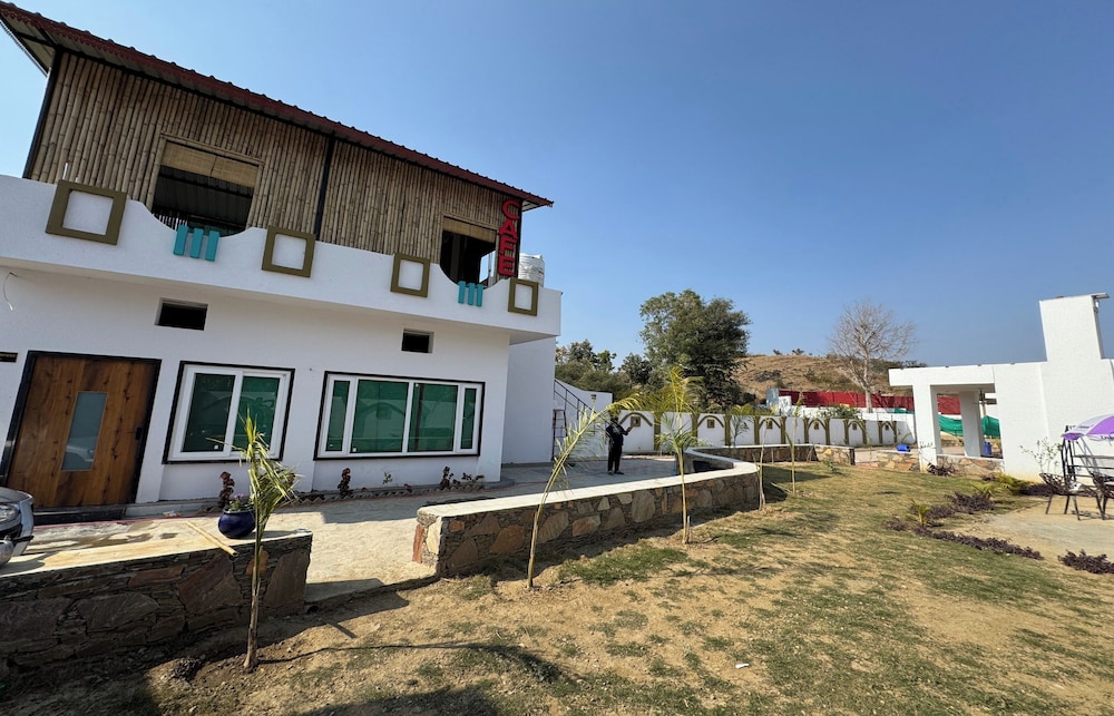 mahua monks villa resort udaipur