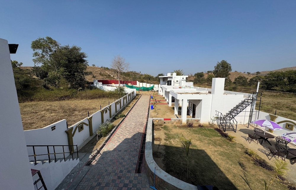 mahua monks villa resort udaipur