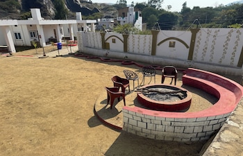 mahua monks villa resort udaipur