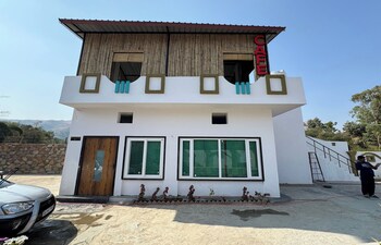 mahua monks villa resort udaipur