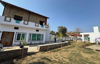 mahua monks villa resort udaipur