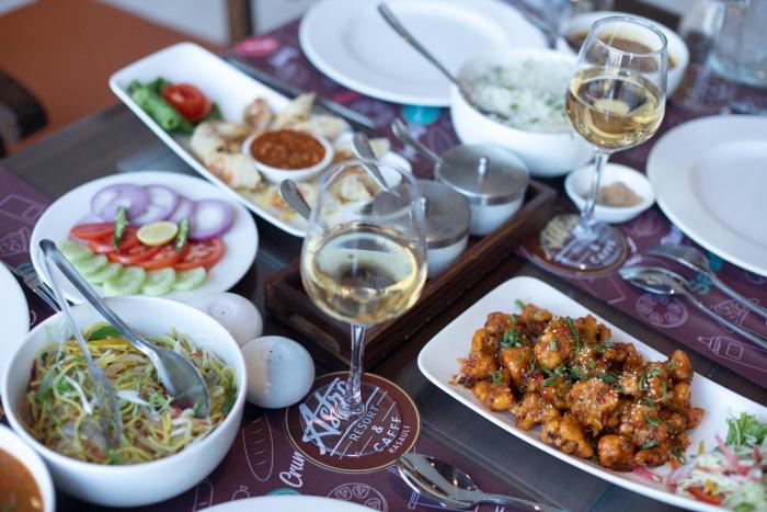 astra resort and caffe