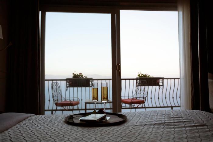 astra resort and caffe